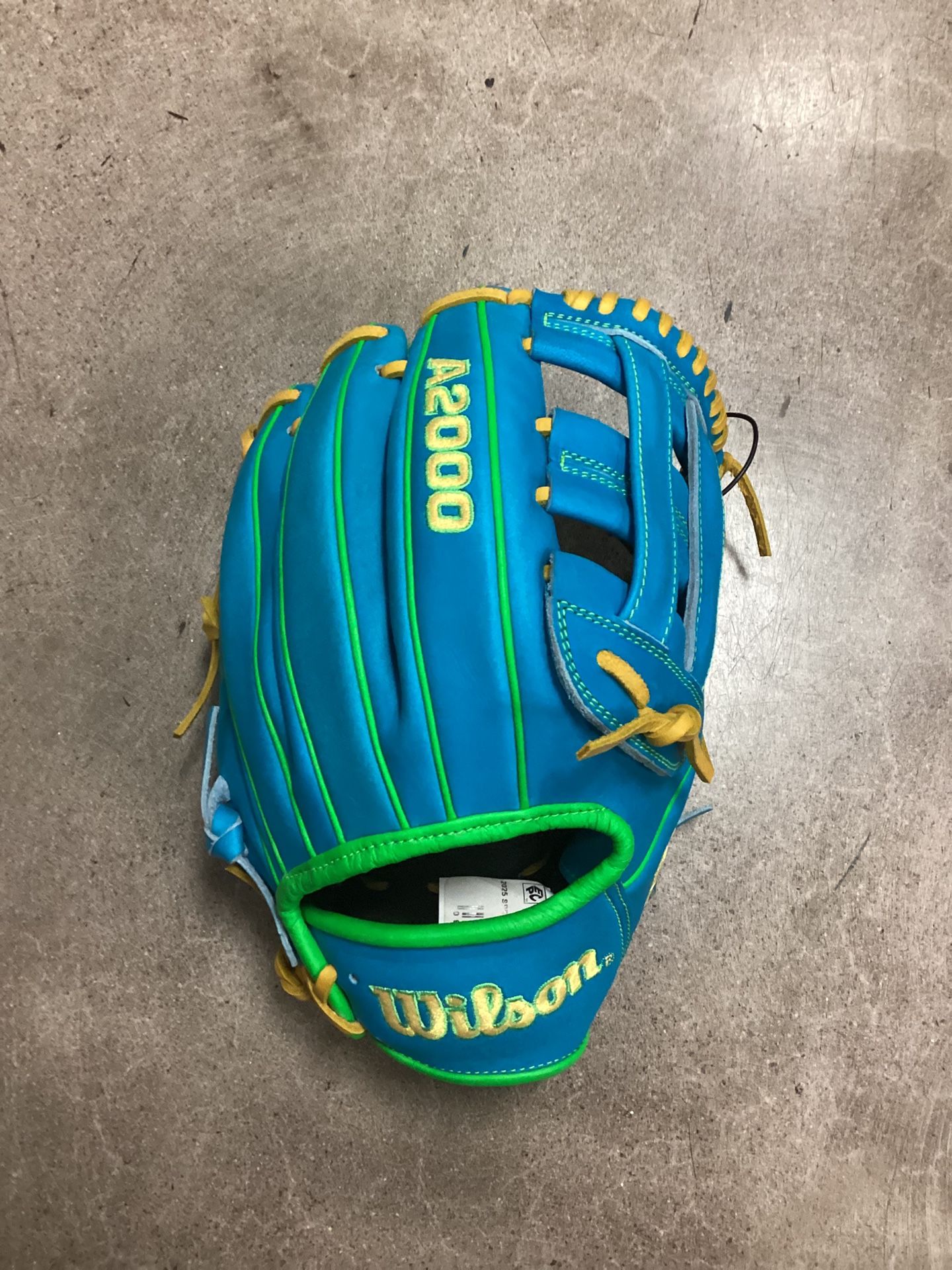 New Wilson Spring 2025 A2000 PP05 11.5” Infield Glove (Read Description)