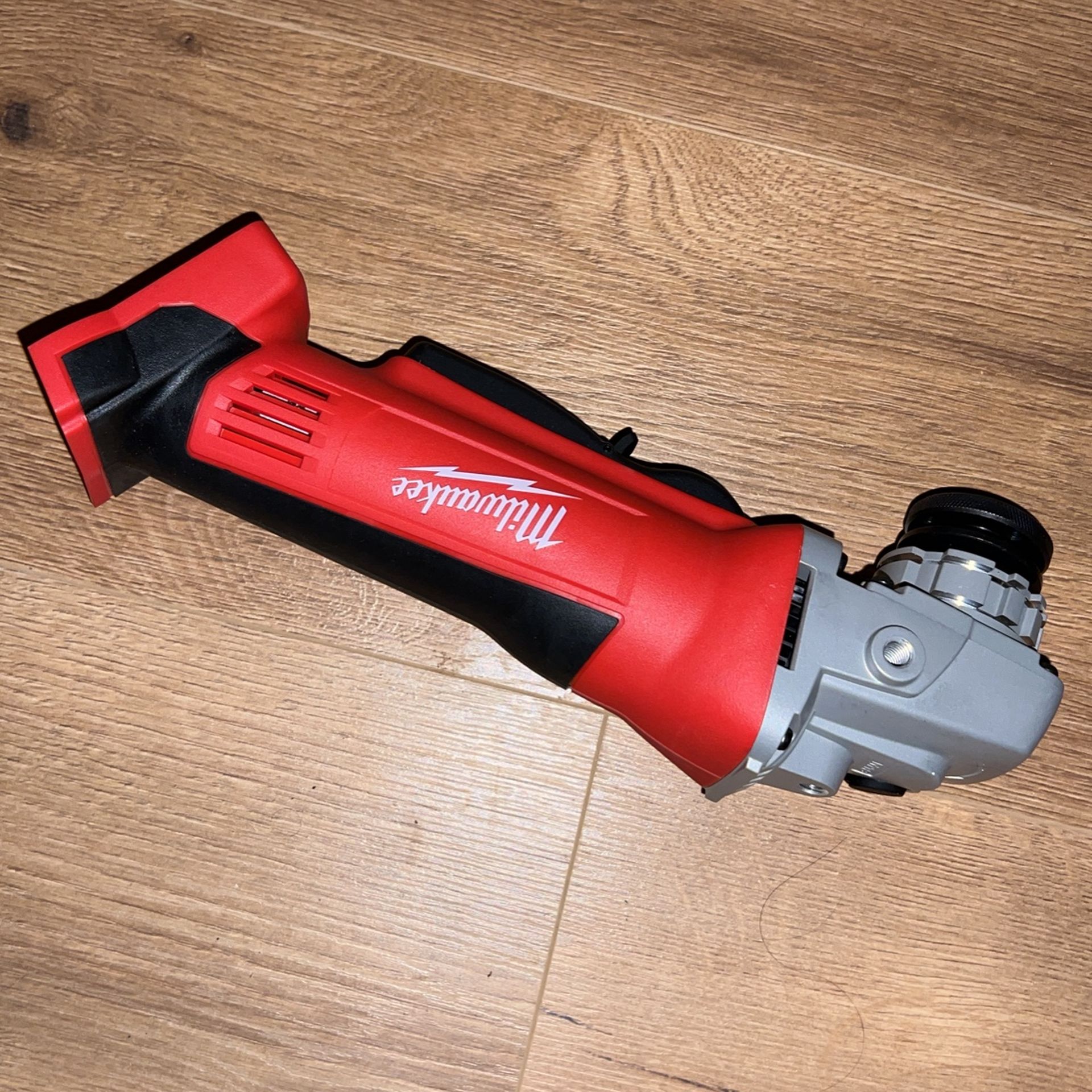 Milwaukee M18 Grinder