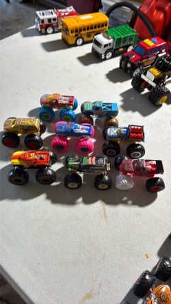 8 hotwheel monster trucks