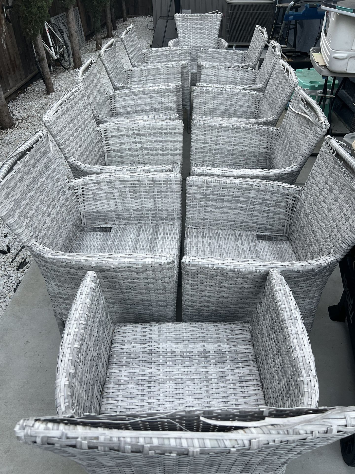 Free 4 Grey Whicker Outdoor Chairs 0