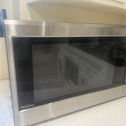 Panasonic Microwave 1200 Watts In Good Working Condition