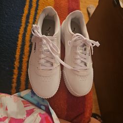 New Sz8 Puma White Gymshoes Womns Yes there available