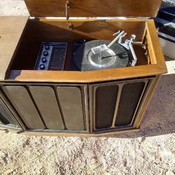 Antique MUSIC PLAYER!