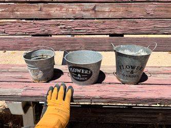 Small flower buckets