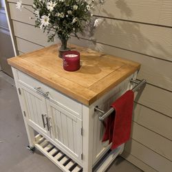 Super Functional And Charming Powell Conrad kitchen Cart 