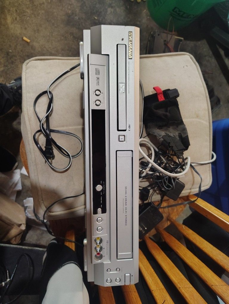 Vcr Dvd Combo Units With RGB Hook Ups