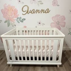 White Baby Crib + Mattress - Great Condition