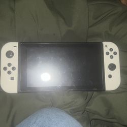 Nintendo switch pro with broken remotes comes with charger