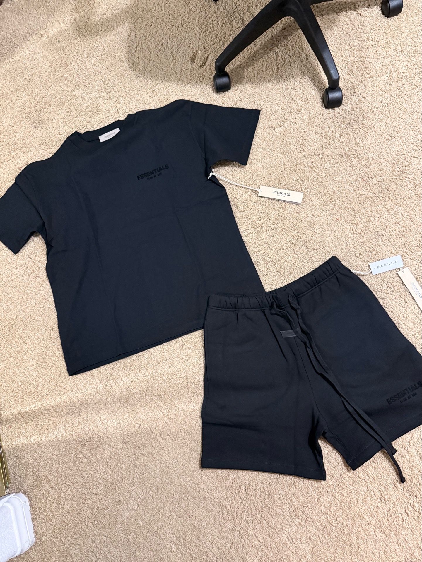NEW ESSENTIALS SHIRTS X SHORTS