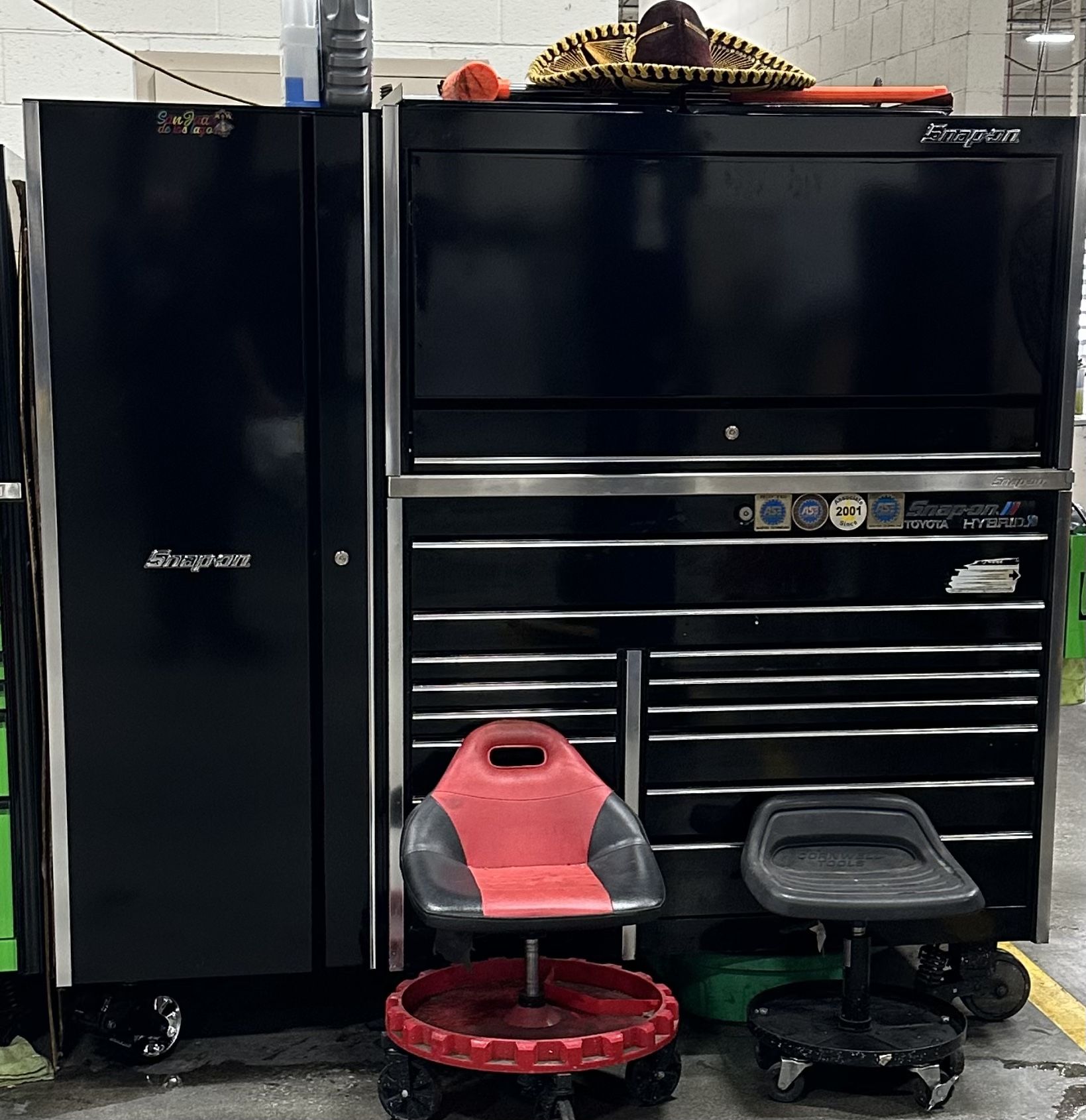 Snap On Tool Box With Hutch And Locker
