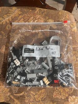 Aston Martin 007 Lego set