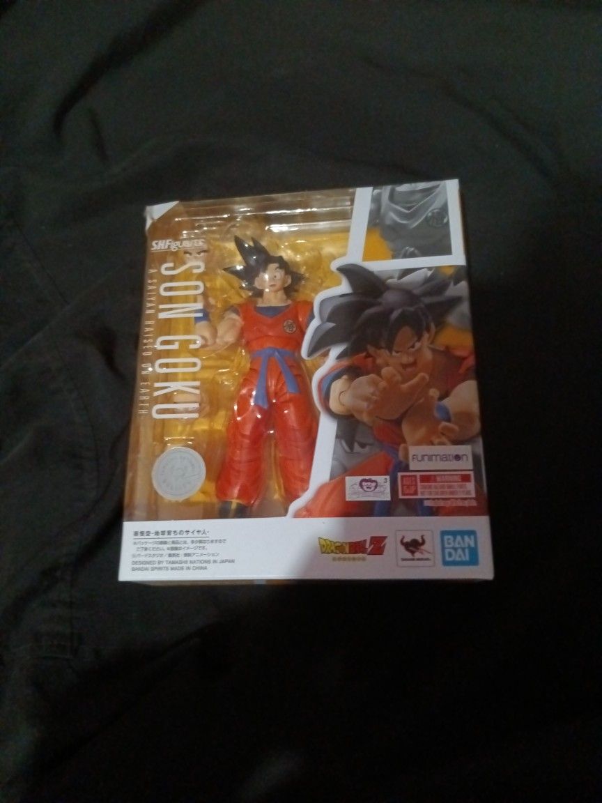 Dragon Ball Z Goku Figurine