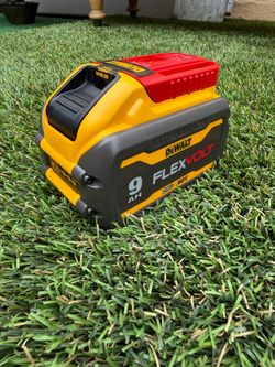FLEXVOLT 20V/60V MAX Lithium-Ion 9.0Ah Battery
