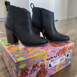 Black Ankle Boots - Size 4.5