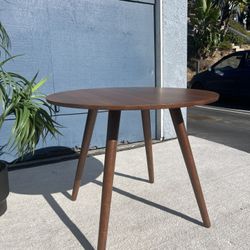 Flawless Wood Article Seno 36” Round Dining Table – Walnut 