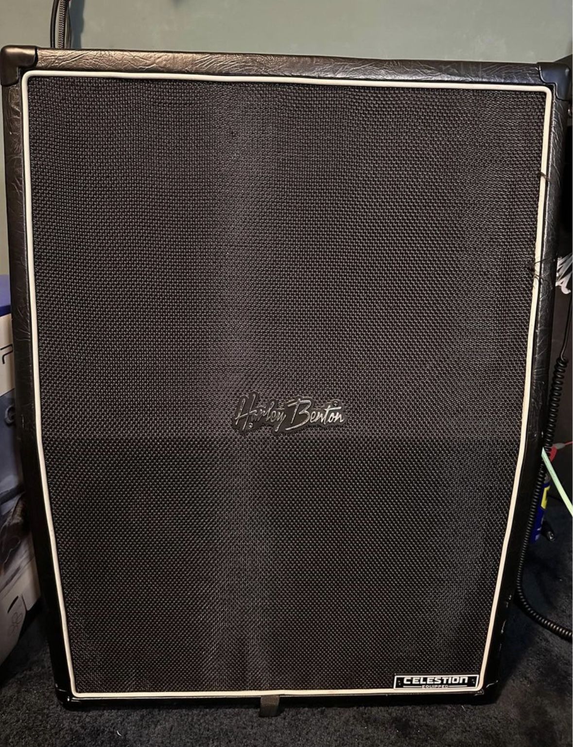 Harley Benton G212 Vertical Celestion V30 Guitar Speaker Cabinet