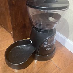 Automatic Pet Food Dispenser