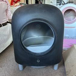 Self Cleaning Litter Box W App