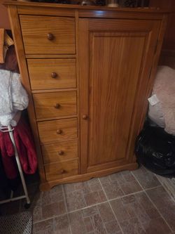 Excellent Condition Wooden Hanging Clothing Dresser, also selling matching bedroom set sleigh bed
