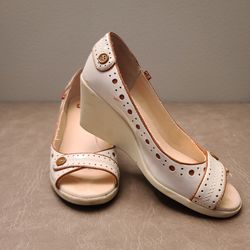 BC Footware Wedge Shoes (Size: 7)