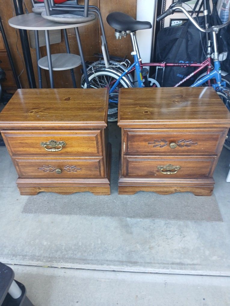2/ Heavy Duty! Oakwood Night Stand's Must Go!