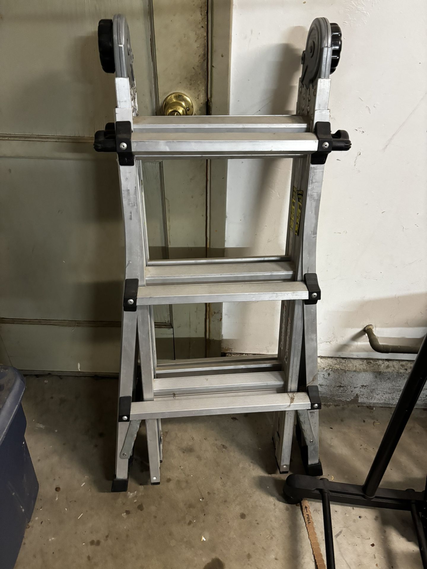 Expanding Ladder
