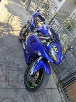 2001 yzf R1 Trade for a car