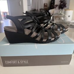 Women’s Wedge Heels Sandals Size 7.5
