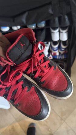 (Kid Size 2Y) Air Jordan 1 Mid “Bred” (Black/Gym Red-White)