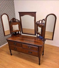 🪞 Vintage Antique Dresser with Tri-Fold Mirror