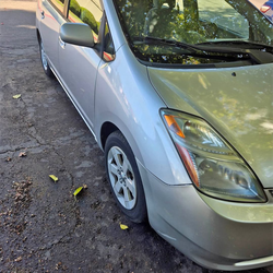 2005 Prius hybrid very clean car No issue at all