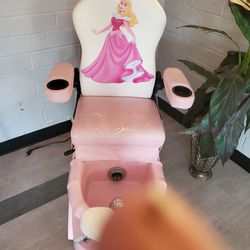 Kids manicure chair