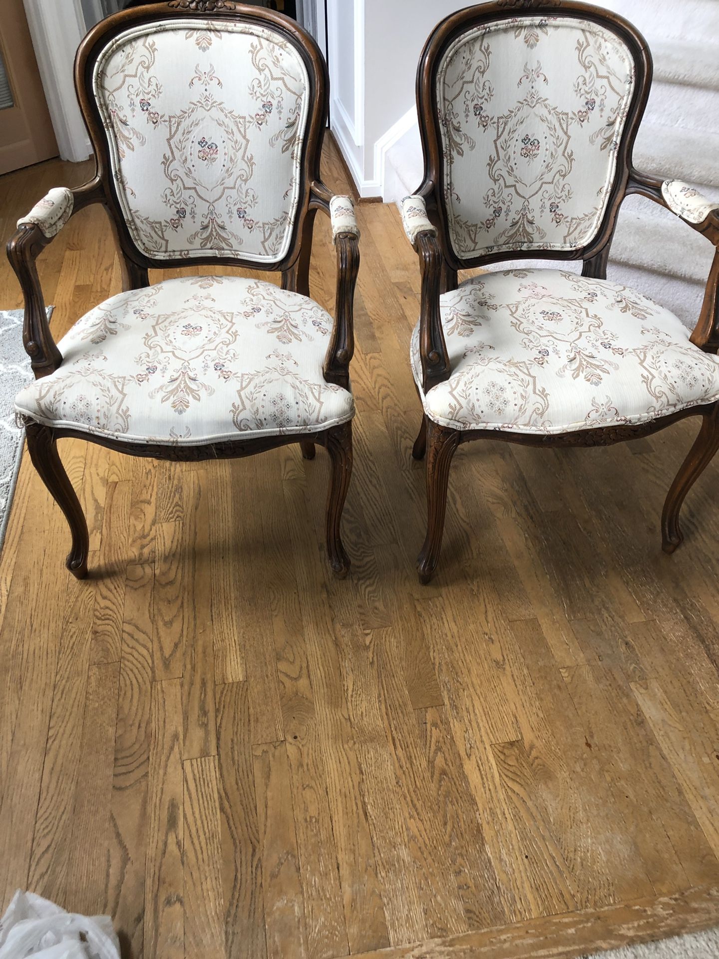 Accent Chairs-Queen Anne Armed Chairs