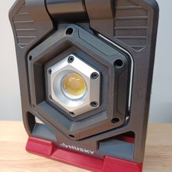 Husky rechargeable 1500 Lumen work light