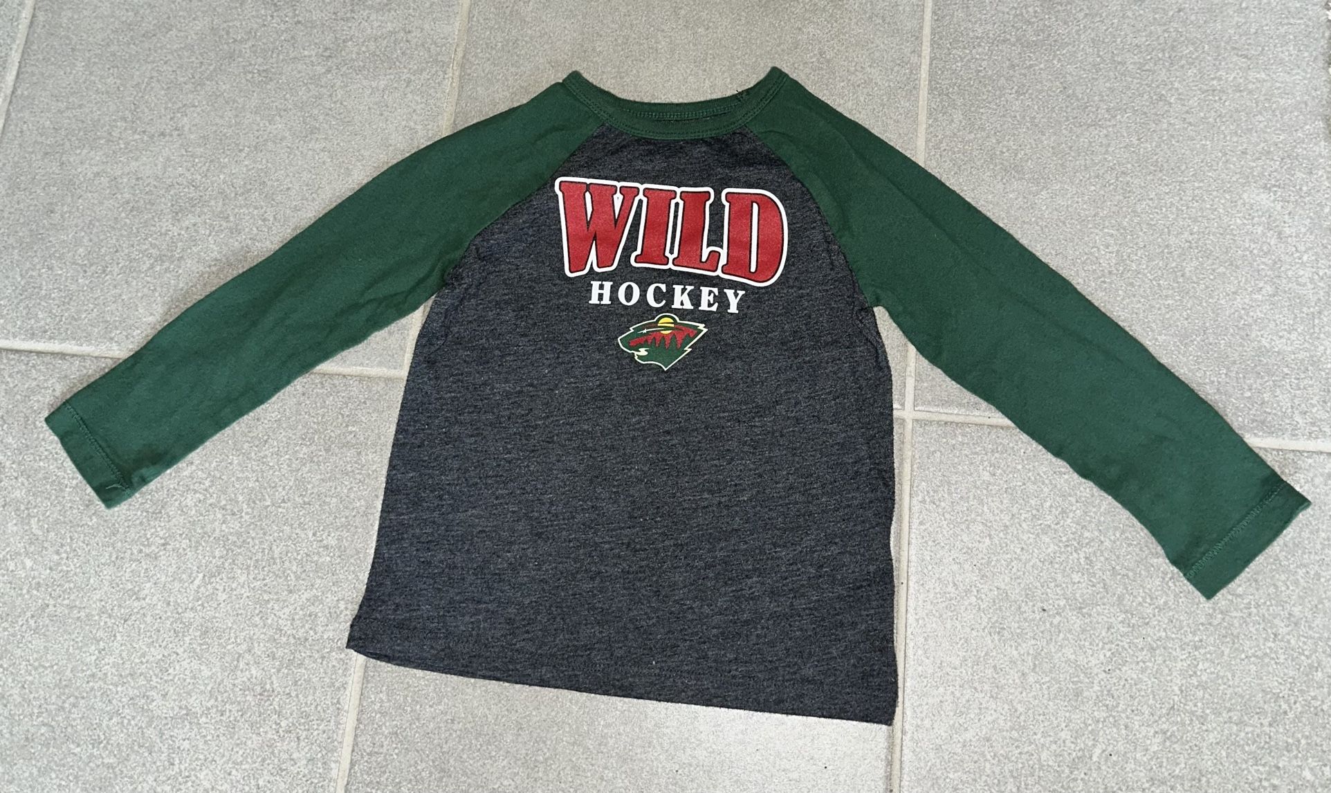 3T Wild Hockey NHL Official Licensed Apparel Shirt