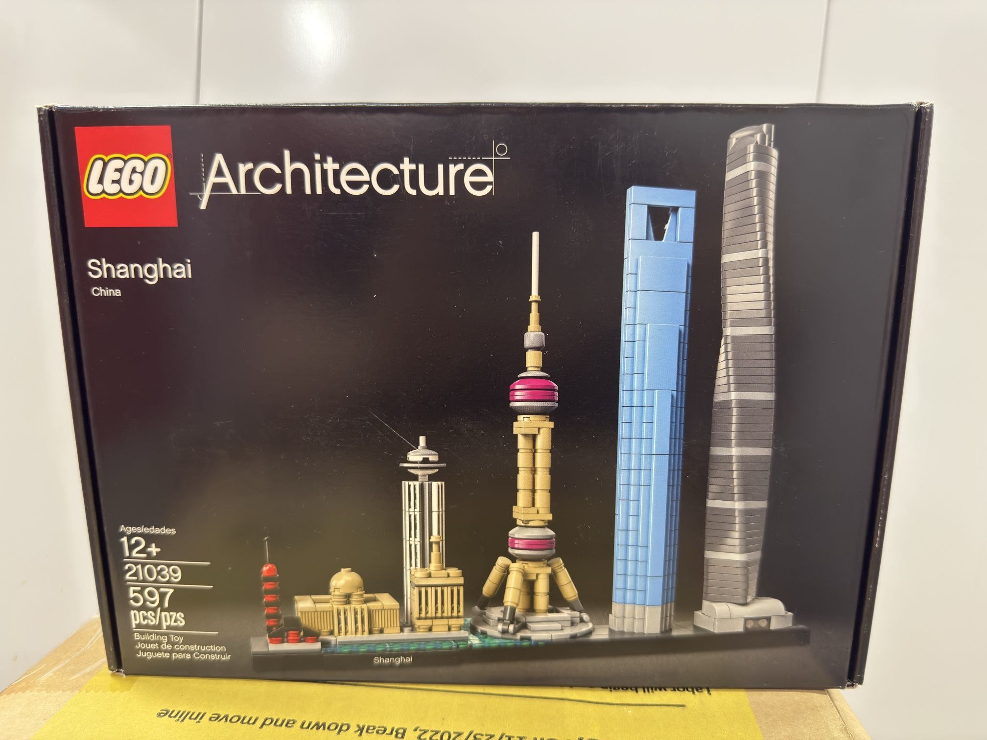 Lego Architecture “Shanghai” 21039 (FACTORY SEALED)
