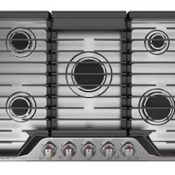 Frigidaire Gallery 30 in. Gas Cooktop in Stainless Steel with 5-Burner Elements, including Quick Boil and Simmer Burner