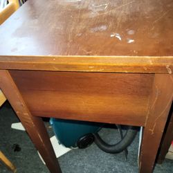Singer Sewing Machine, Good Condition $70