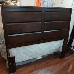 Full Size Mattress And Bedframe 