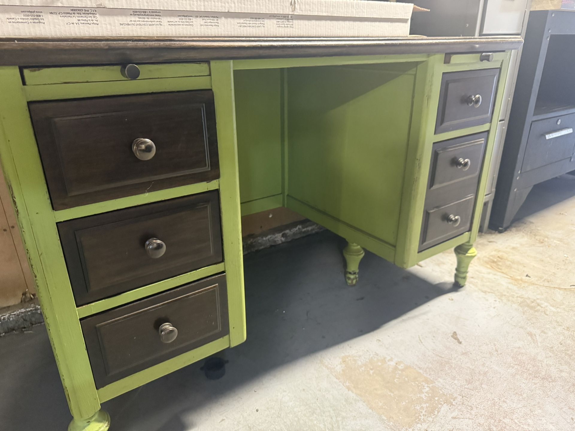 Free - Solid Wooden Desk