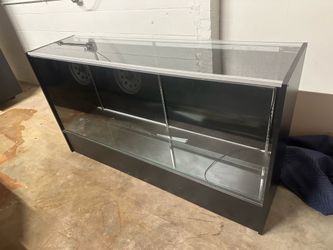 6 Foot Long Display Case