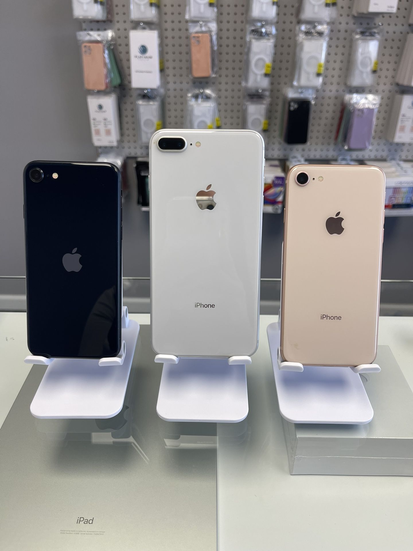 SALE!!💖🛍️📲 iPhone 8 Unlocked And 8 Plus Like New !!