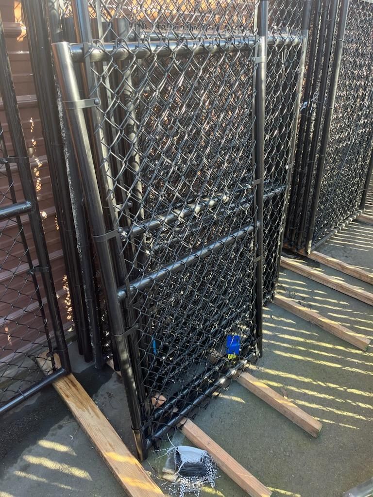 Black Chain Link Gate 5’ x 3’