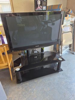 Entertainment stand and free tv