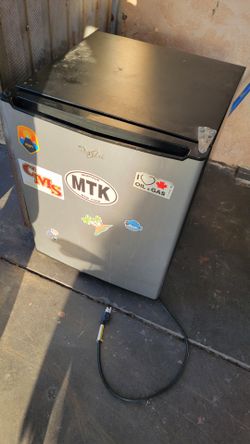 Mini fridge