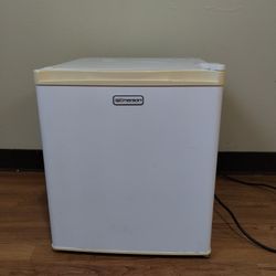 Emerson Personal Refrigerator
