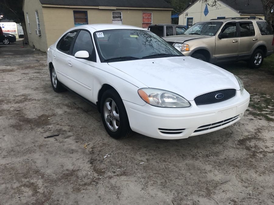 2004 Ford Taurus