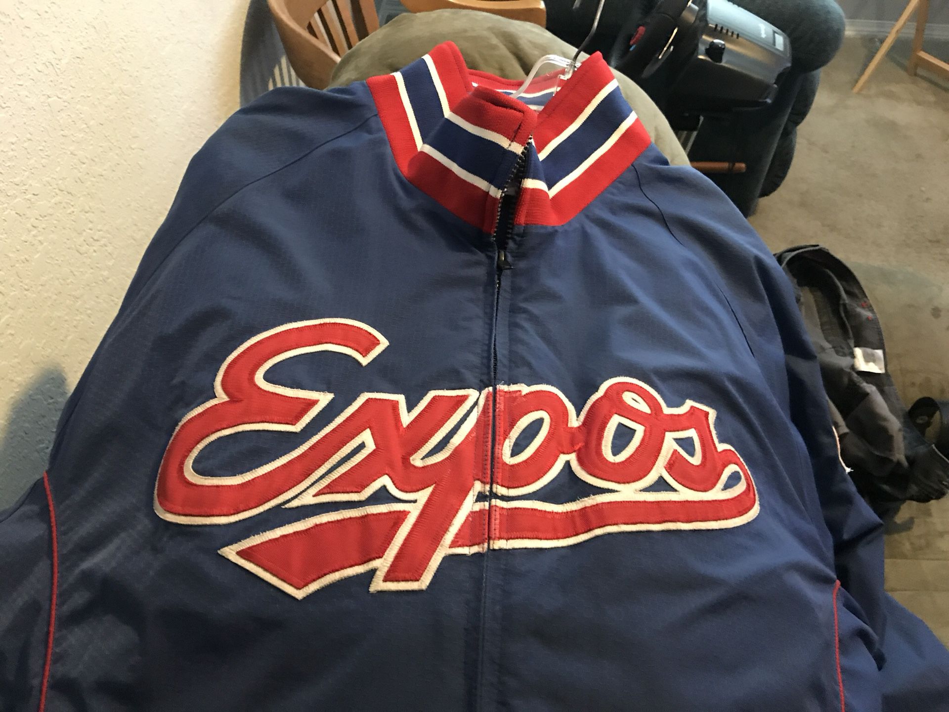 Montreal Expos XL Jacket for Sale in Everett, WA - OfferUp