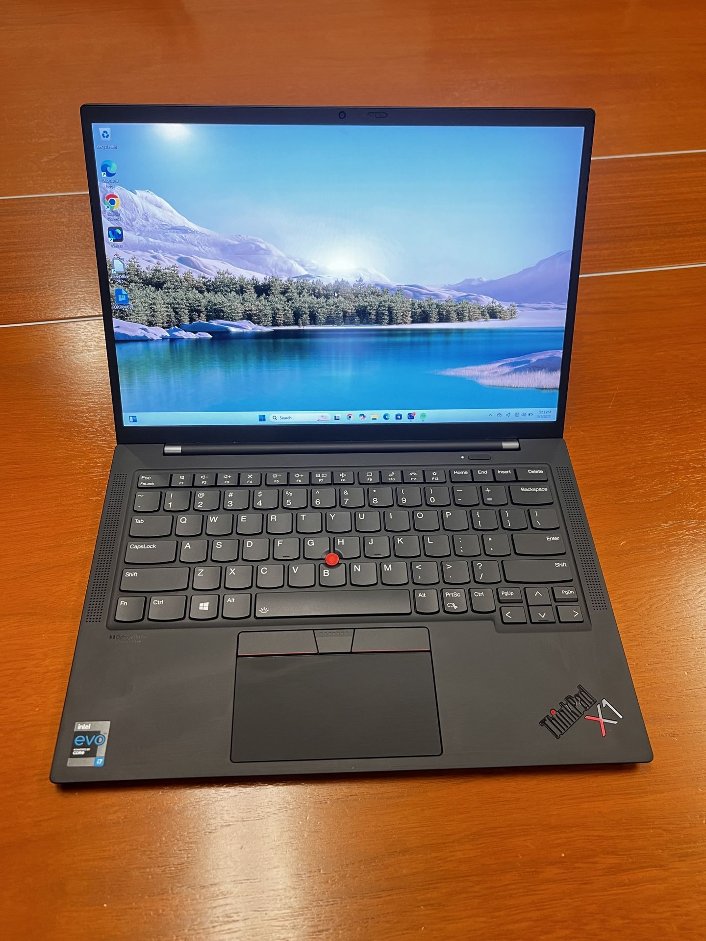 Lenovo X1 Carbon 9G, i7 11th Gen, 512GB SSD, 16GB RAM Laptop