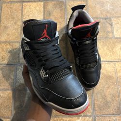 Jordan 4 Bred 